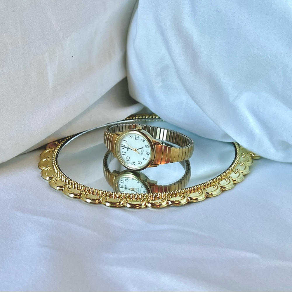 Antique gold timex analogue watch!💌